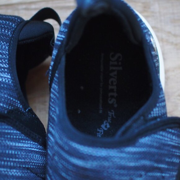 Silverts | Like NEW Women's Extra Wide Comfort Shoes - Picture 3 of 9